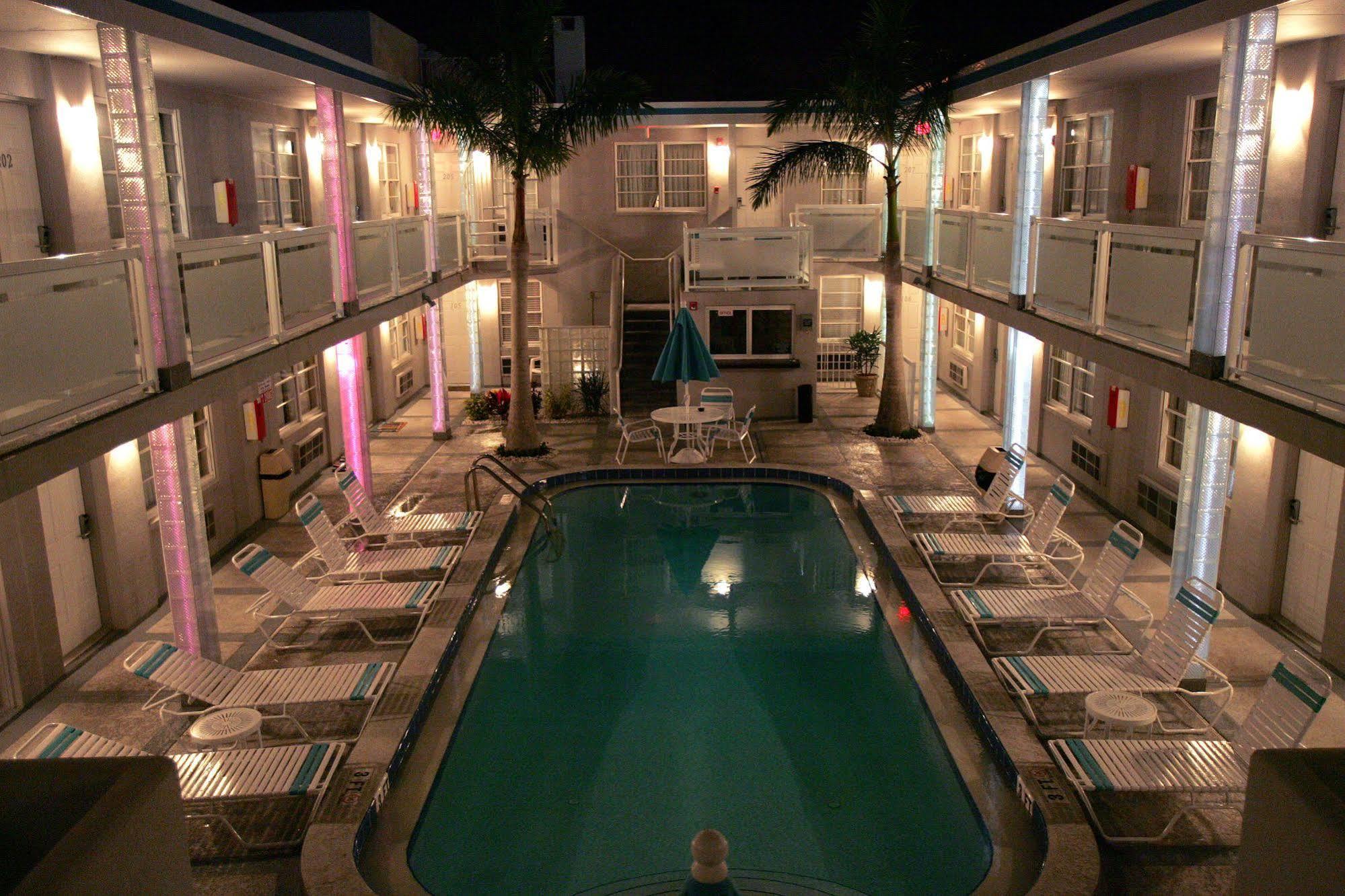 Camelot Beach Suites Clearwater Beach Eksteriør bilde